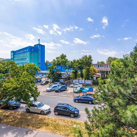 Apartment 20 Minutes From City Center W Netflix, Coffee Or Tea & Parking Pressburg Exterior foto