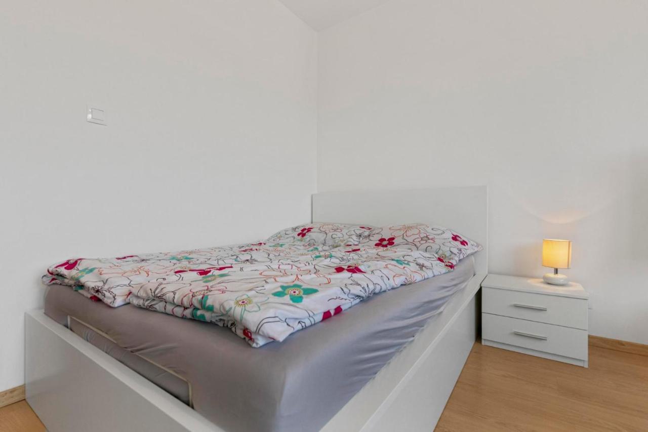 Apartment 20 Minutes From City Center W Netflix, Coffee Or Tea & Parking Pressburg Exterior foto